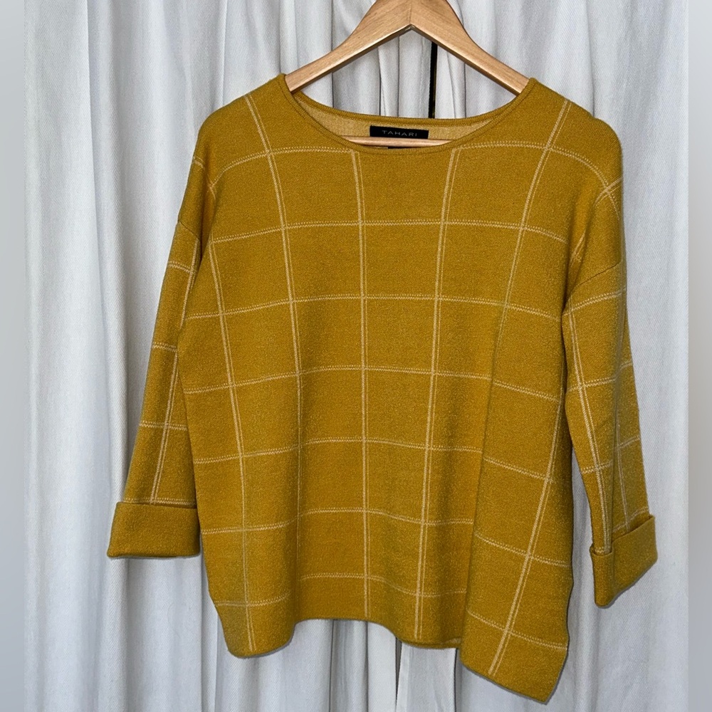 TAHARI Mustard Yellow Windowpane Plaid Knit Sweater Size Medium